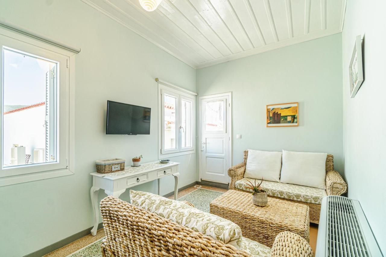 Castel Abaso Boutique Apartments By Explore Andros Екстериор снимка