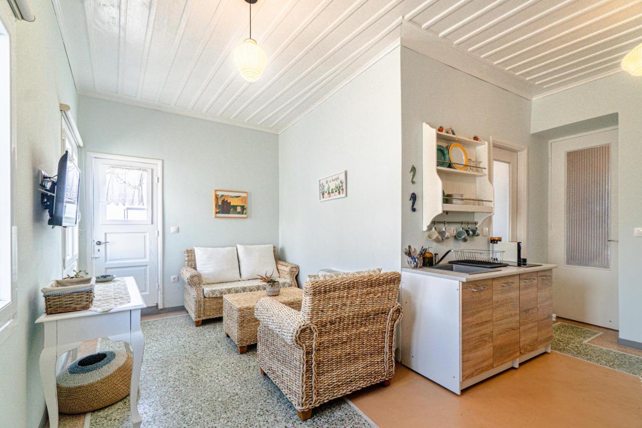 Castel Abaso Boutique Apartments By Explore Andros Екстериор снимка