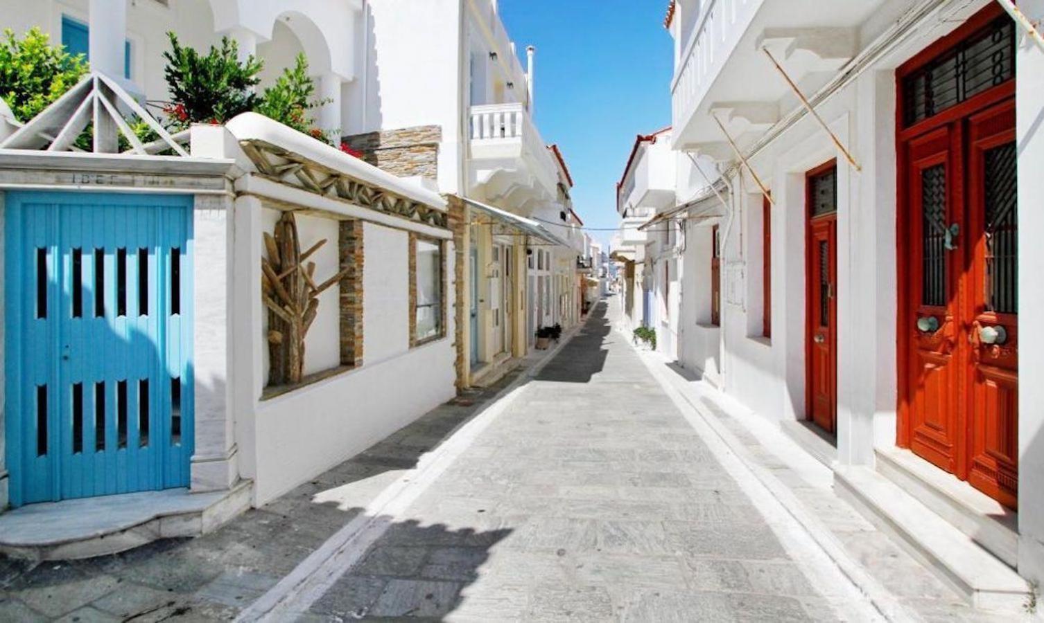 Castel Abaso Boutique Apartments By Explore Andros Екстериор снимка