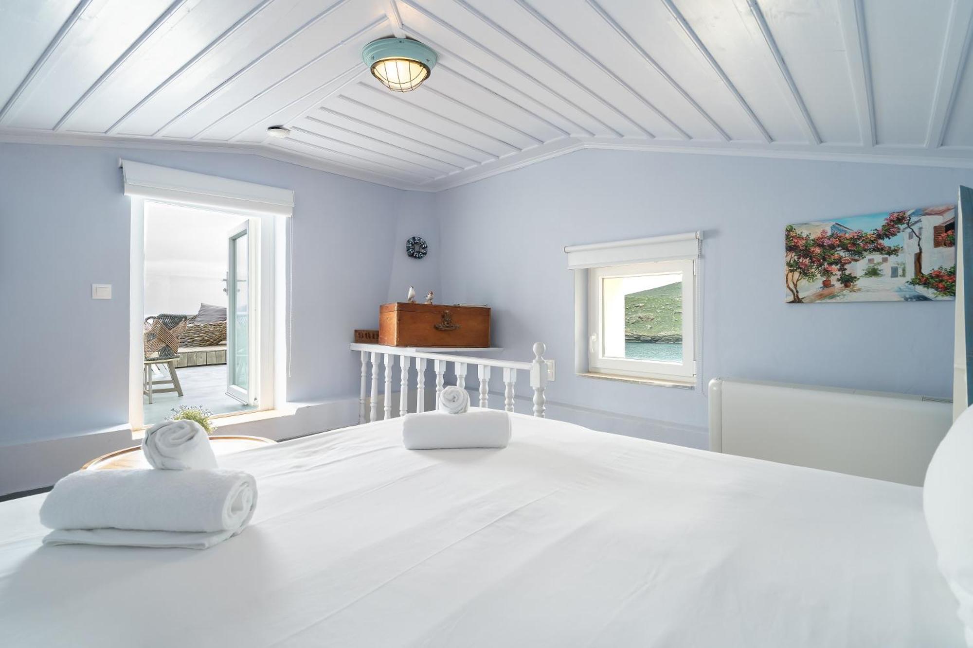 Castel Abaso Boutique Apartments By Explore Andros Екстериор снимка