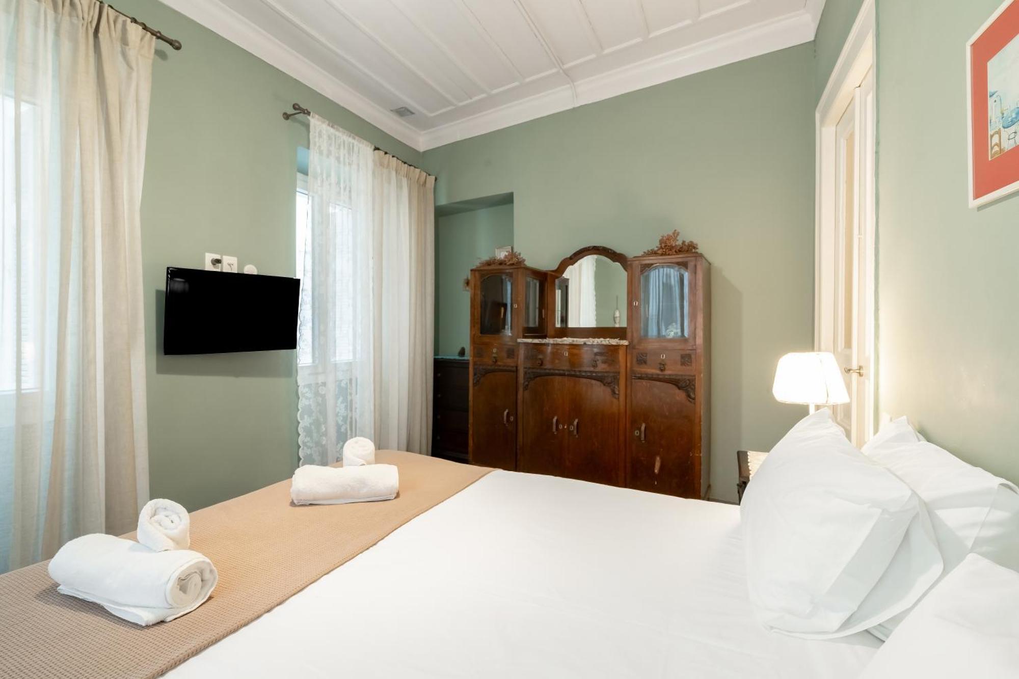 Castel Abaso Boutique Apartments By Explore Andros Екстериор снимка
