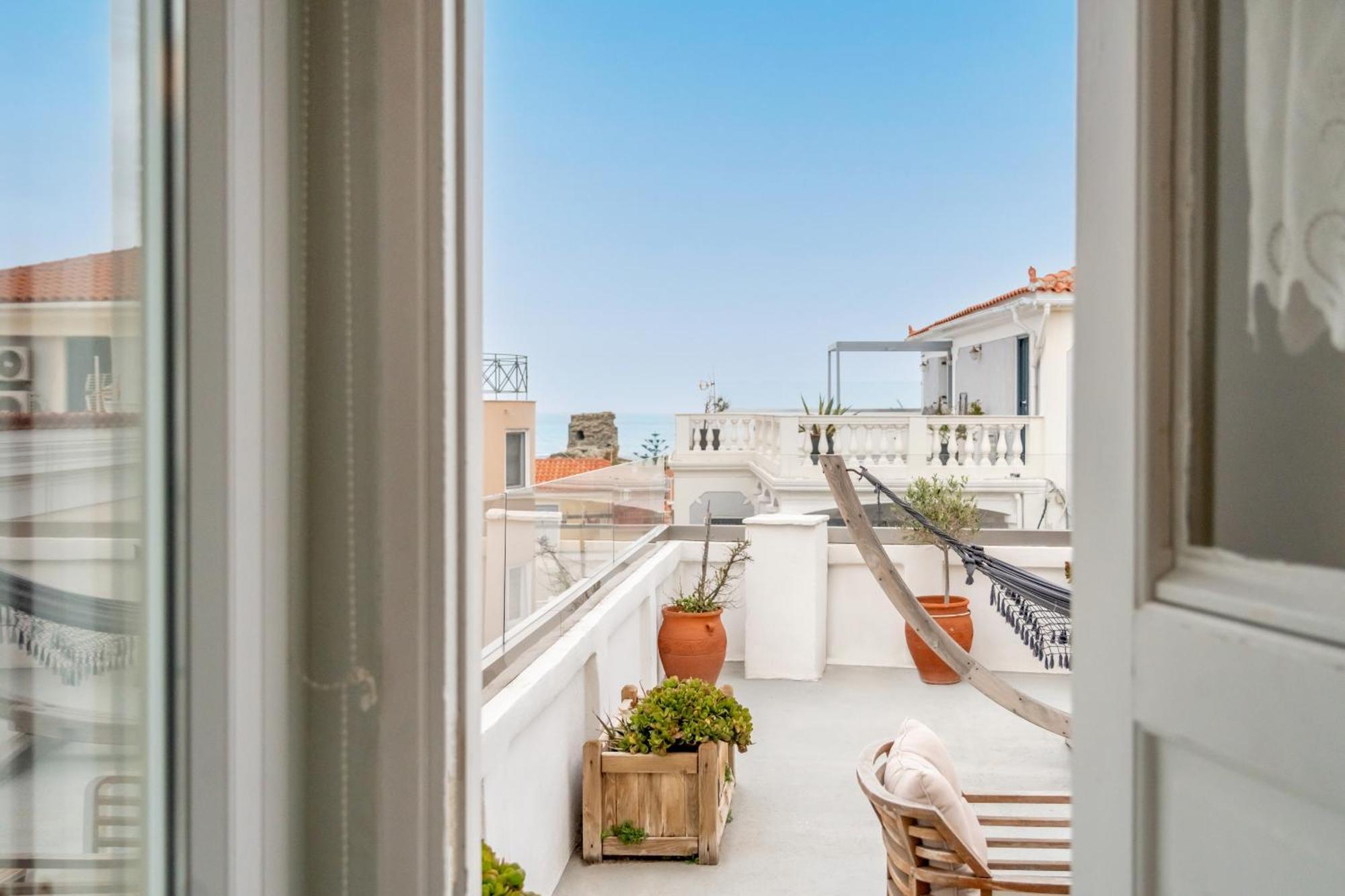 Castel Abaso Boutique Apartments By Explore Andros Екстериор снимка