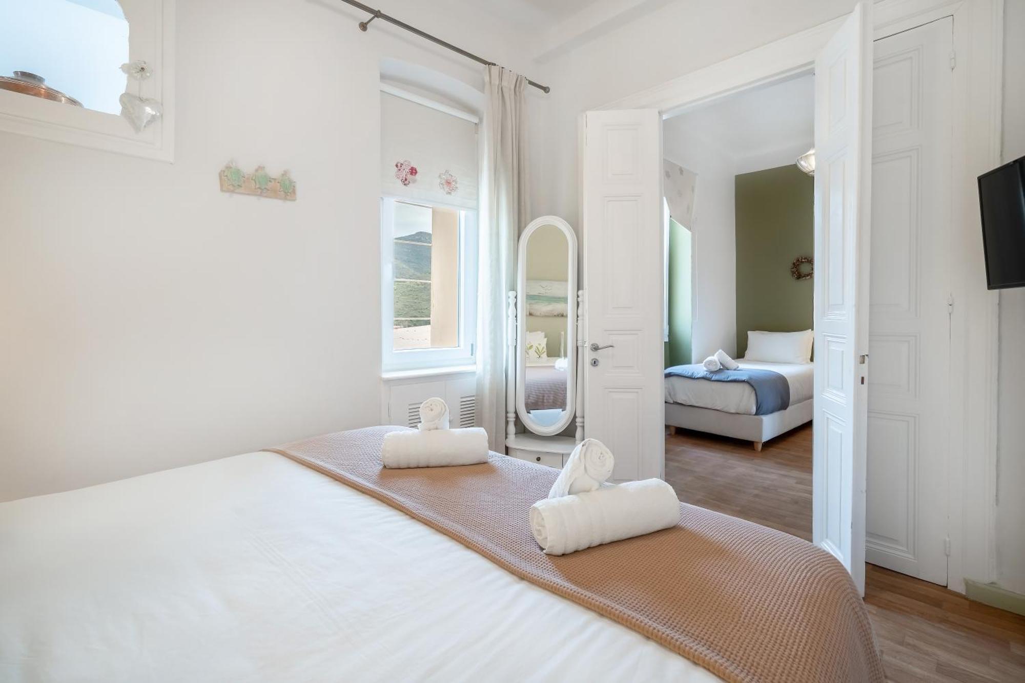 Castel Abaso Boutique Apartments By Explore Andros Екстериор снимка