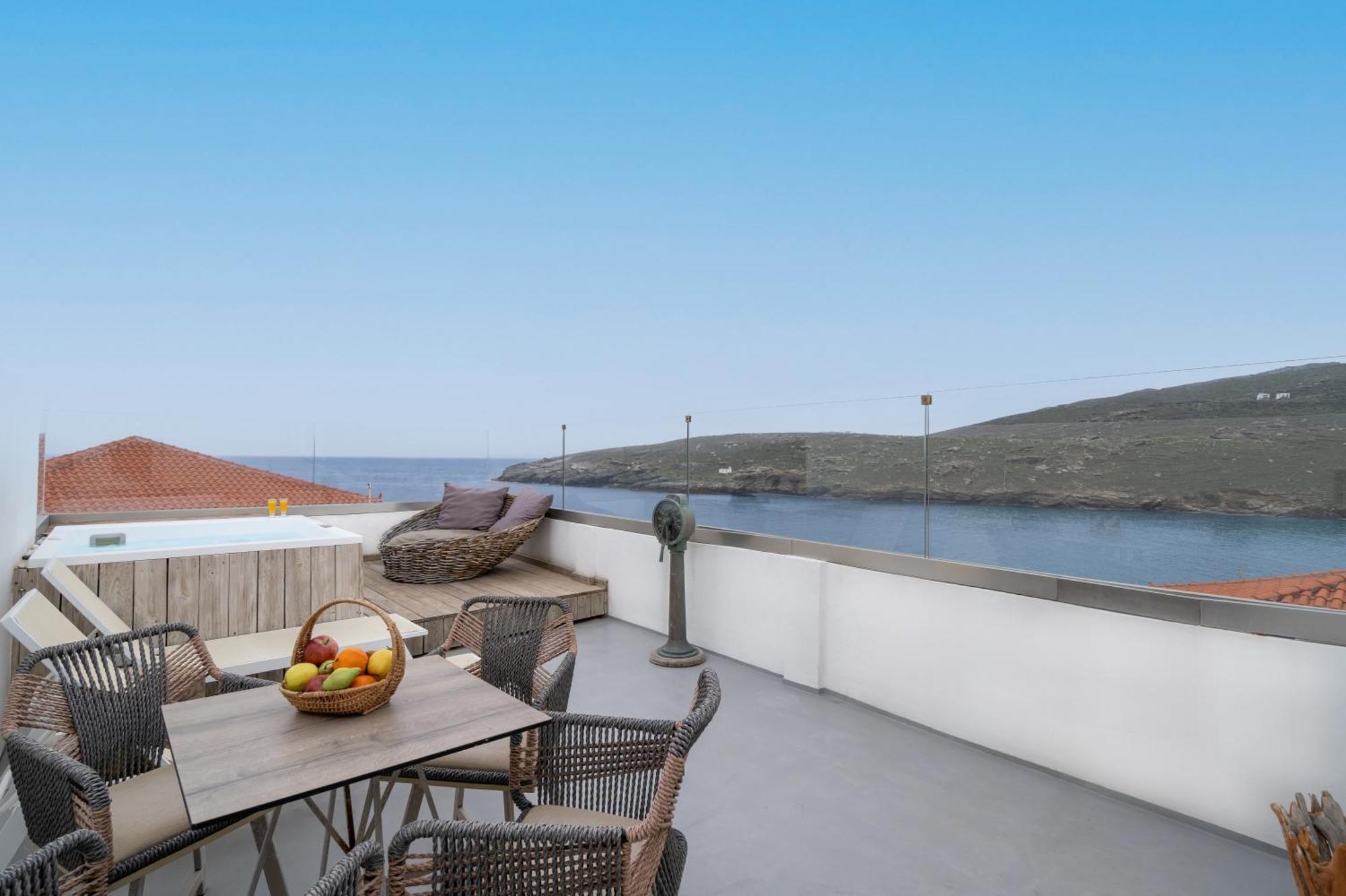 Castel Abaso Boutique Apartments By Explore Andros Екстериор снимка