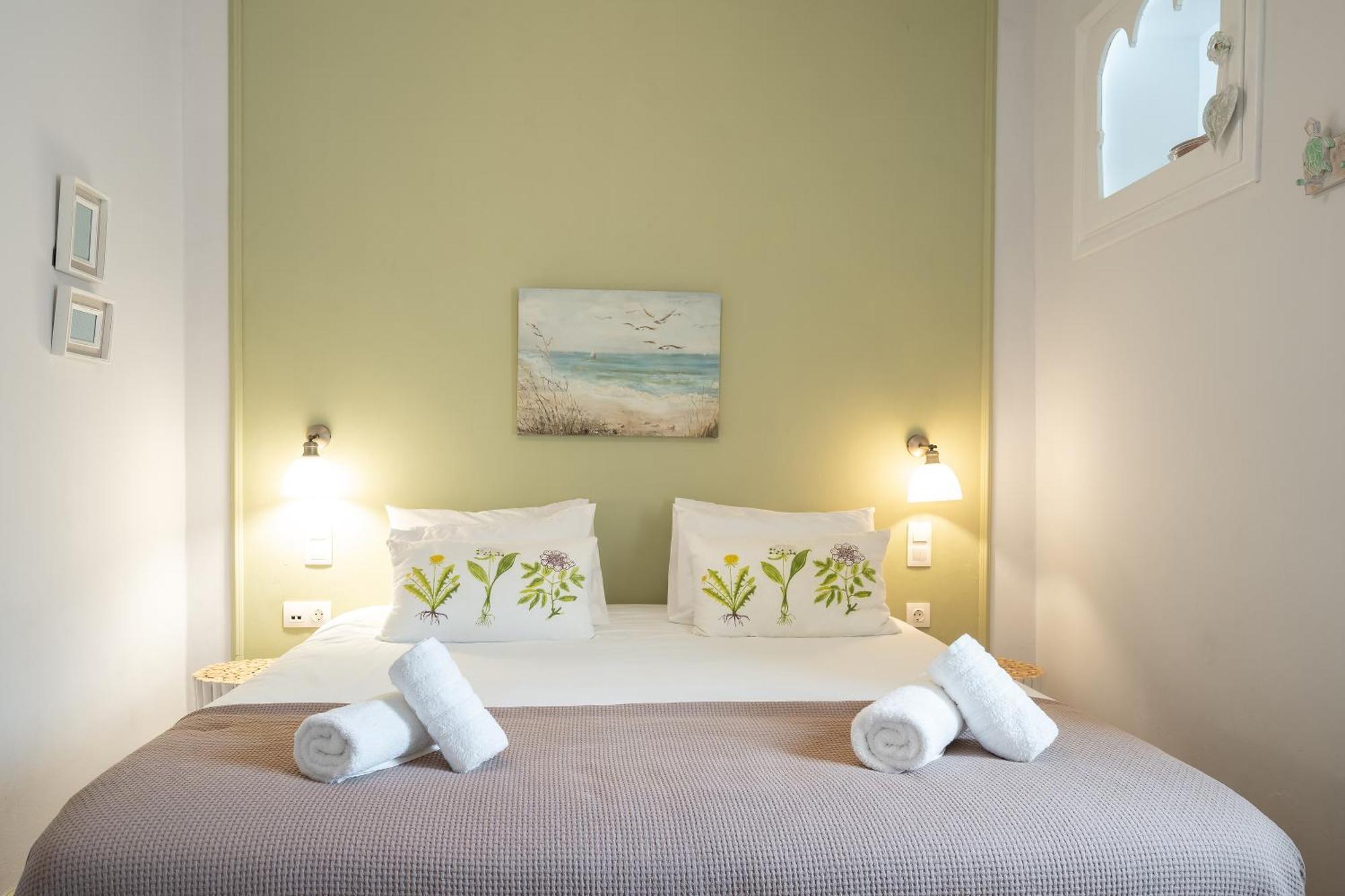 Castel Abaso Boutique Apartments By Explore Andros Екстериор снимка