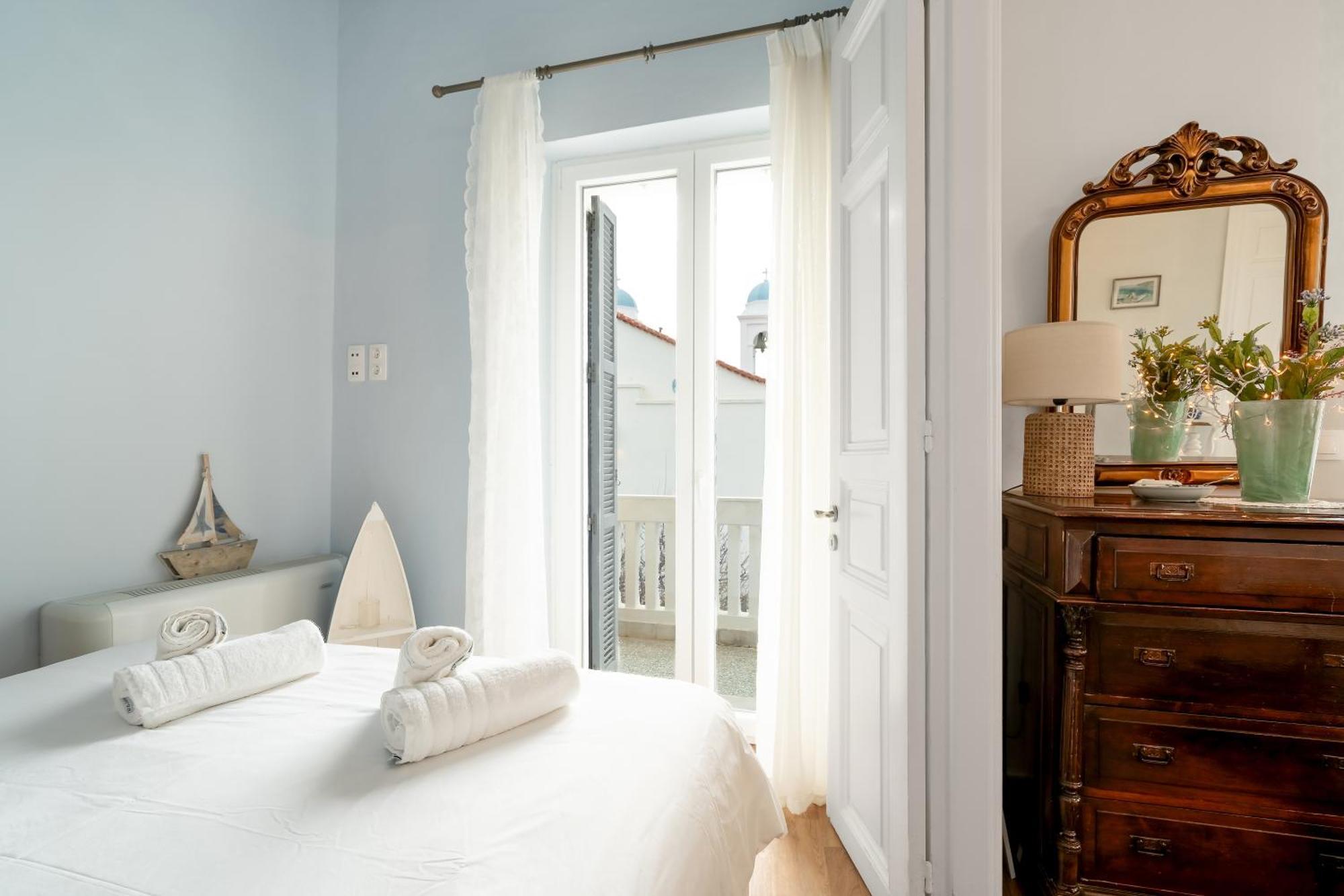 Castel Abaso Boutique Apartments By Explore Andros Екстериор снимка